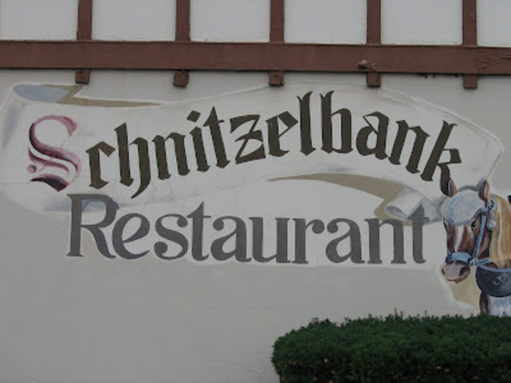 photo of outside of the schnitzelbank restaurant in grand rapids michigan