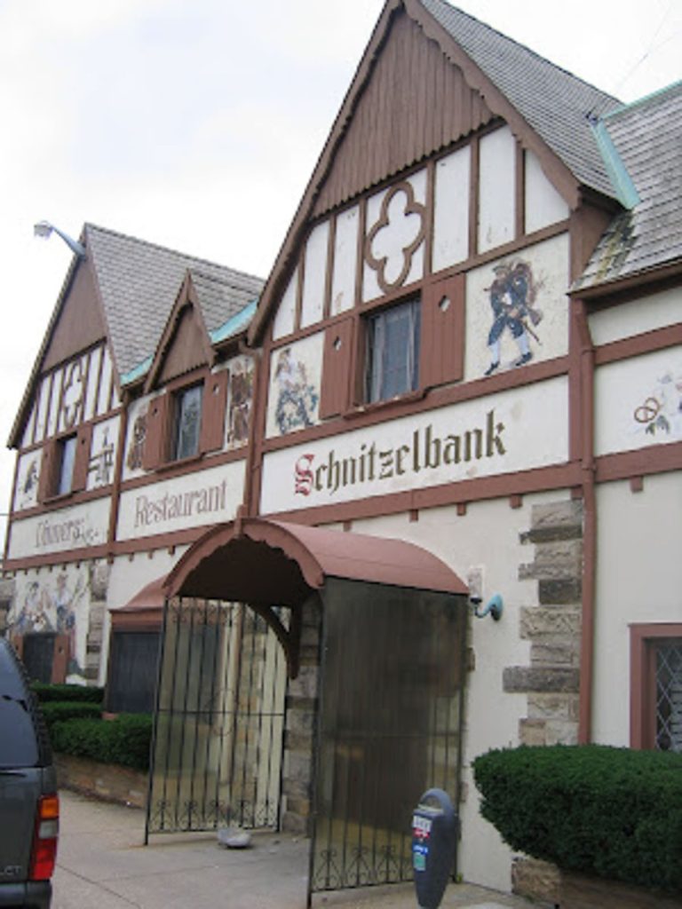 front entrance of the schnitzelbank restaurant that was on jefferson in grand rapids michigan